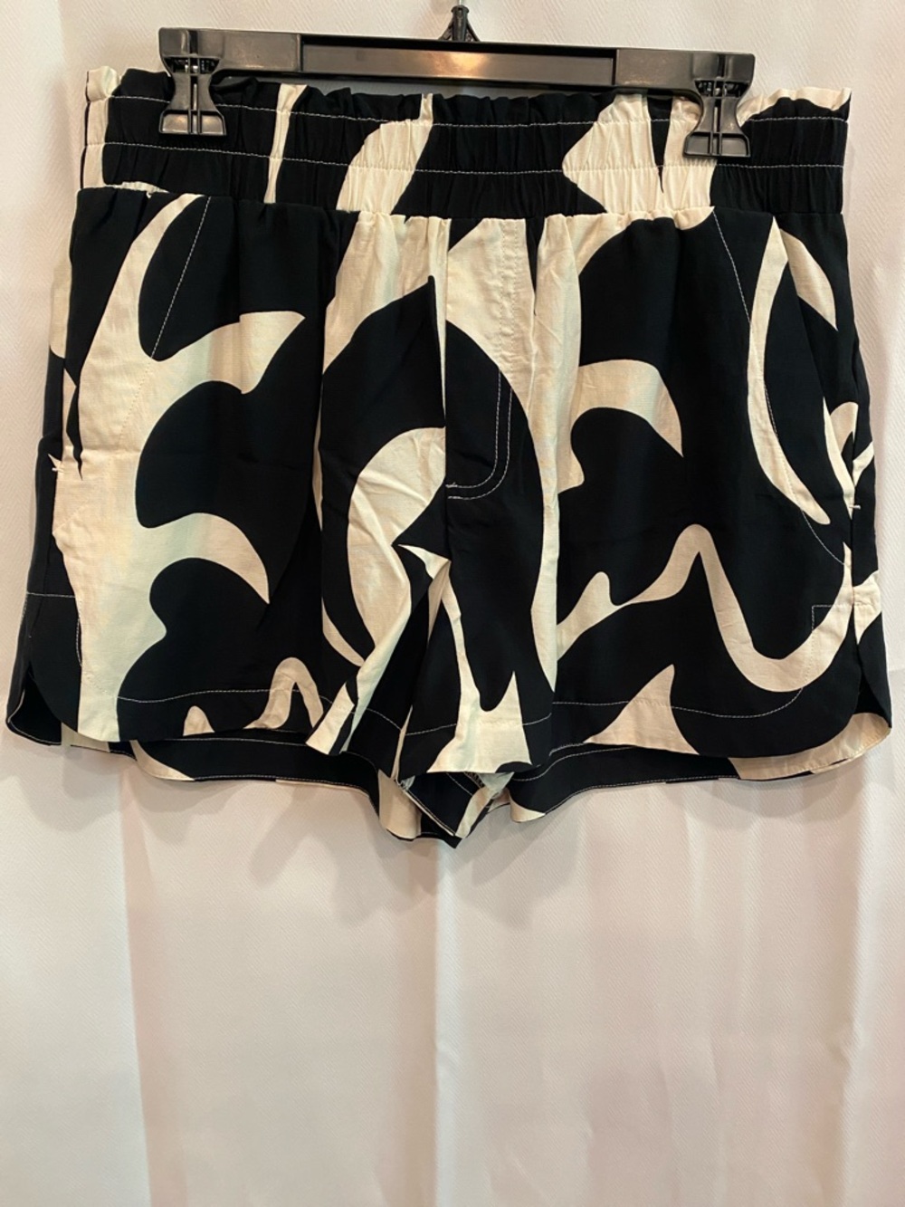 a new day Black & White Abstract High-Waist Women's Shorts